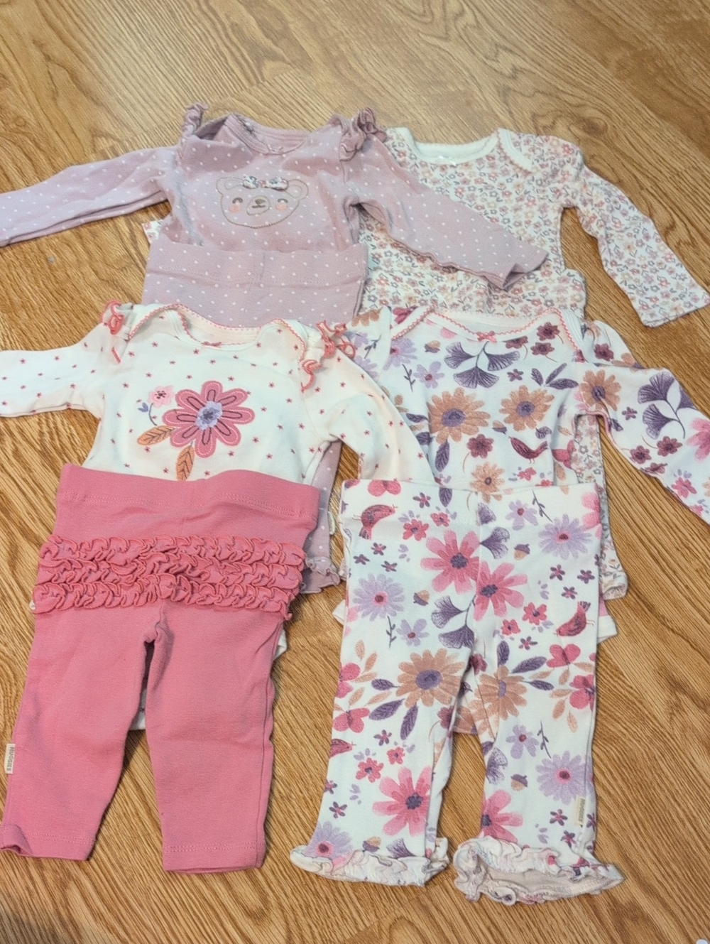 NWOT Lot Of 4 Huggies Baby Girls Long Sleeve Onesie And Pant Sets Floral Bear